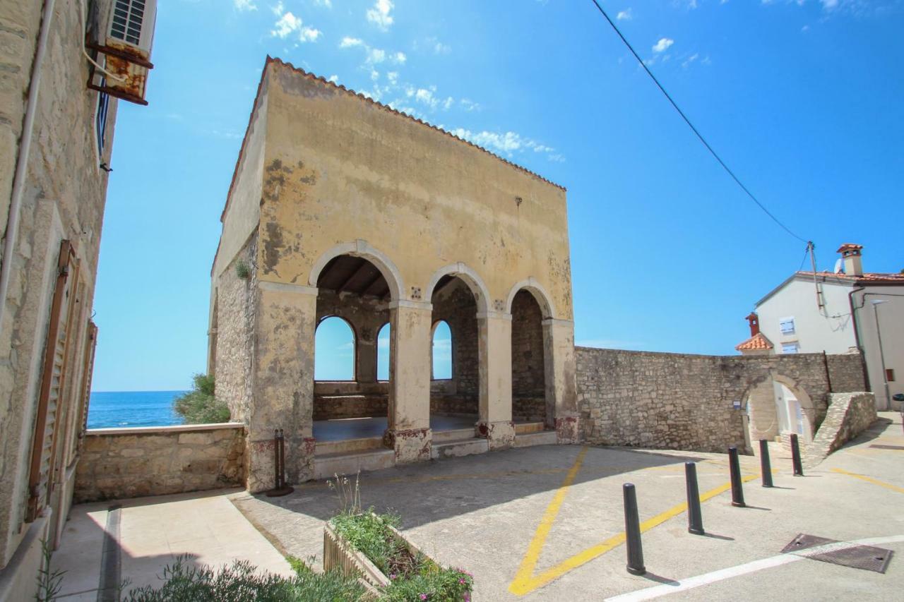 Dolores Novigrad  Bagian luar foto