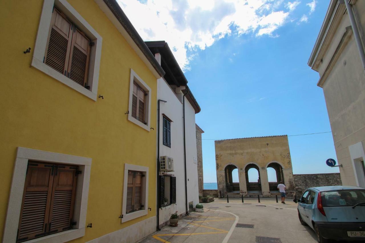 Dolores Novigrad  Bagian luar foto
